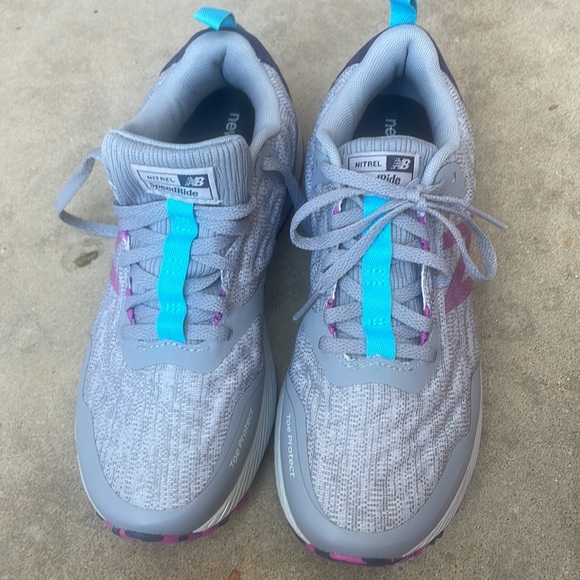 Like New New Balance All Terrain  Shoes! Size 7 - Picture 3 of 8